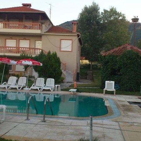 Villa Platythea Exteriör bild
