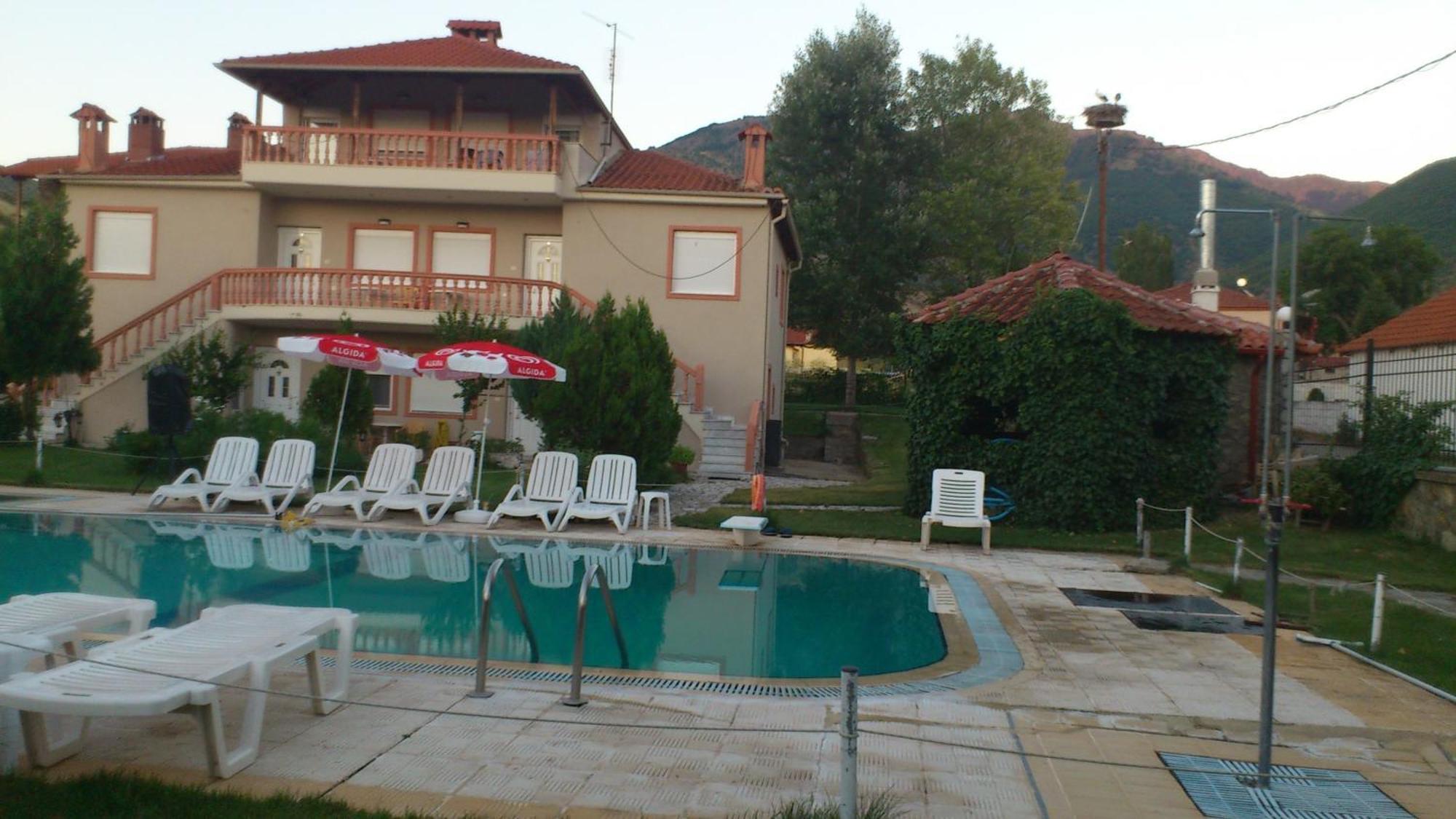 Villa Platythea Exteriör bild