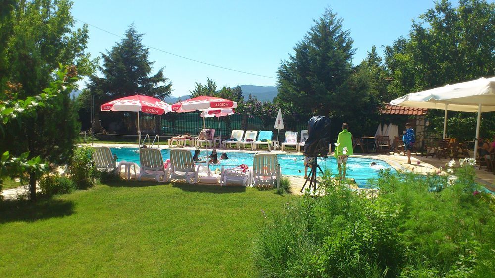 Villa Platythea Exteriör bild