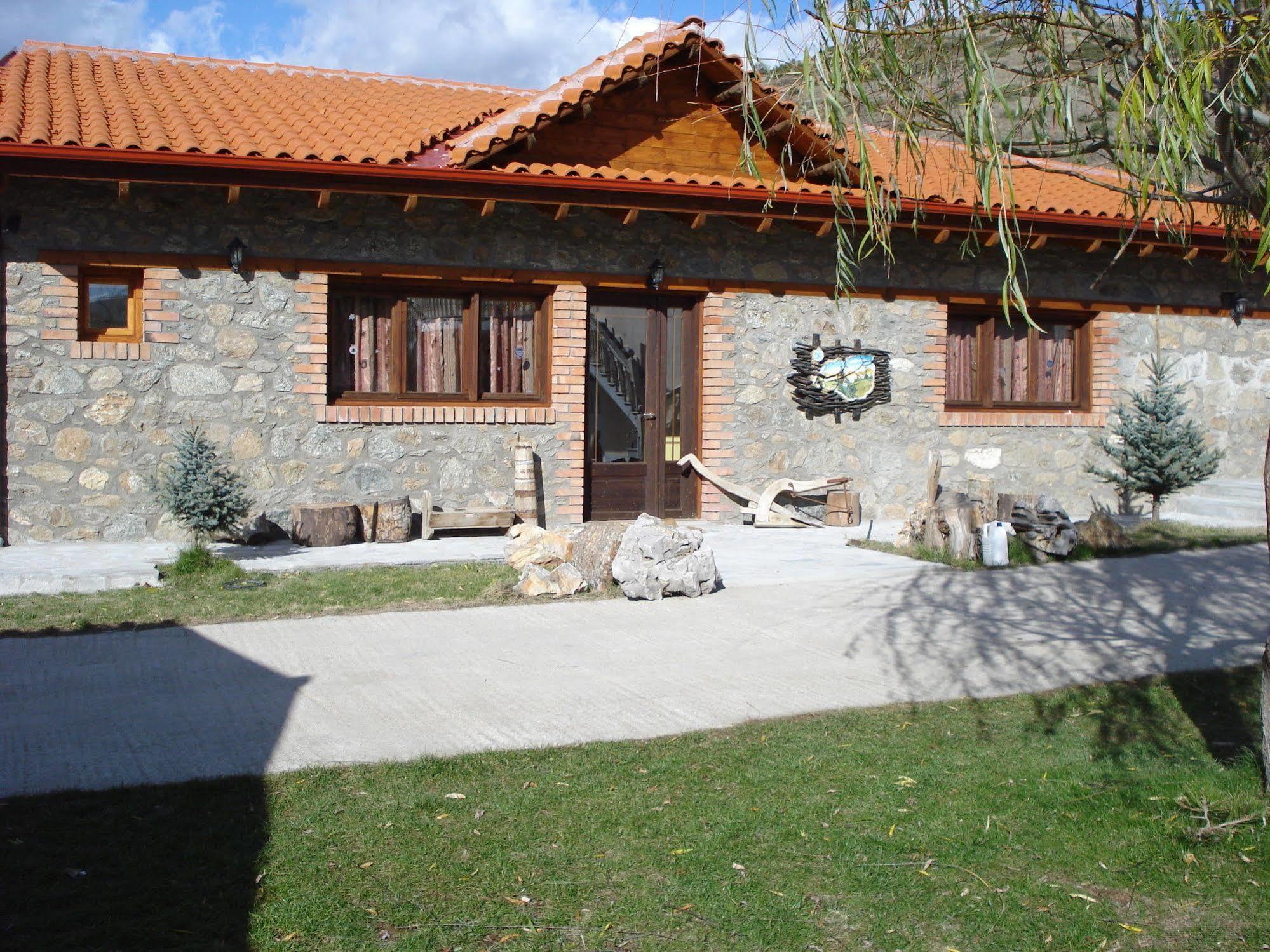 Villa Platythea Exteriör bild
