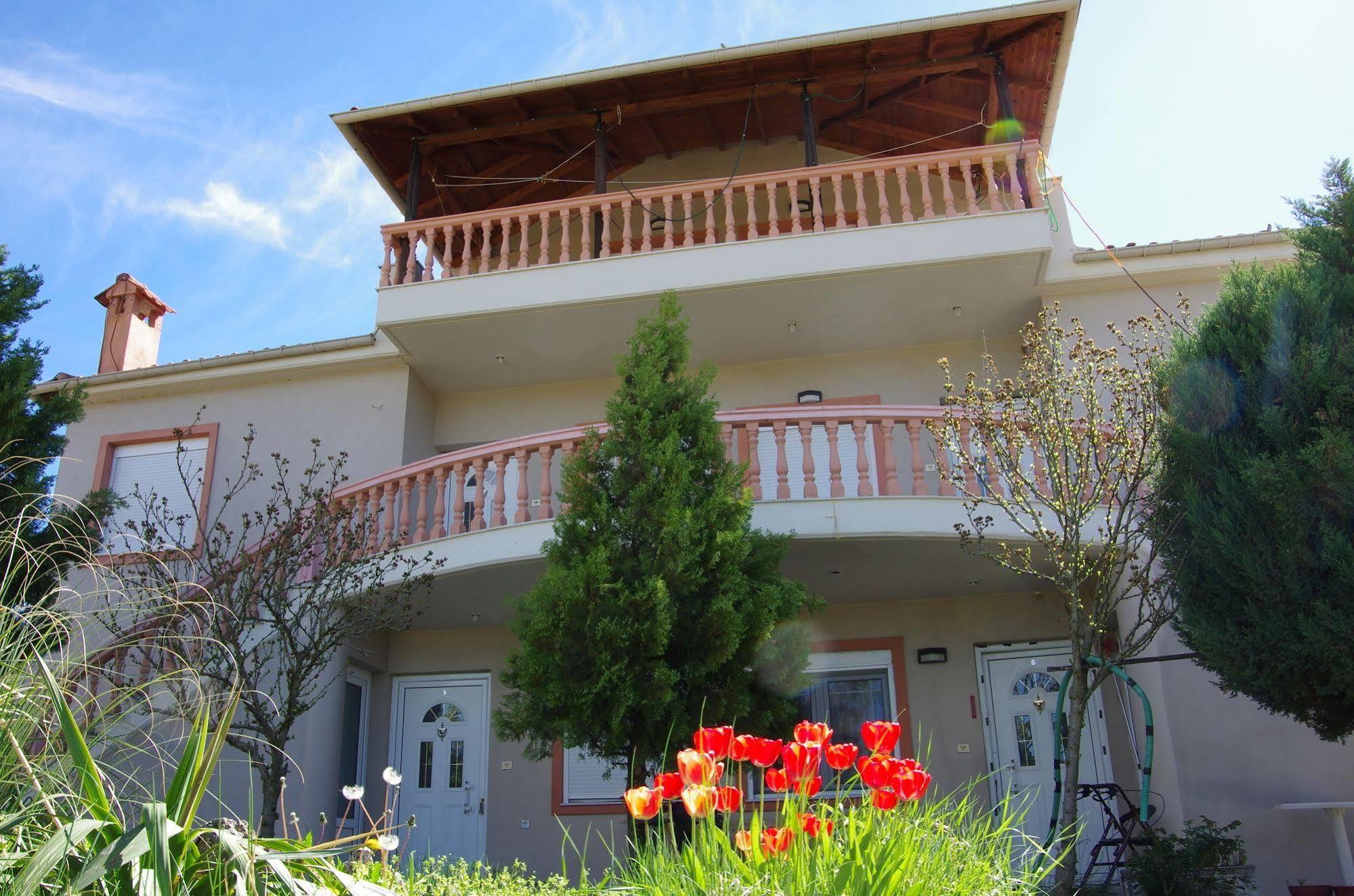 Villa Platythea Exteriör bild