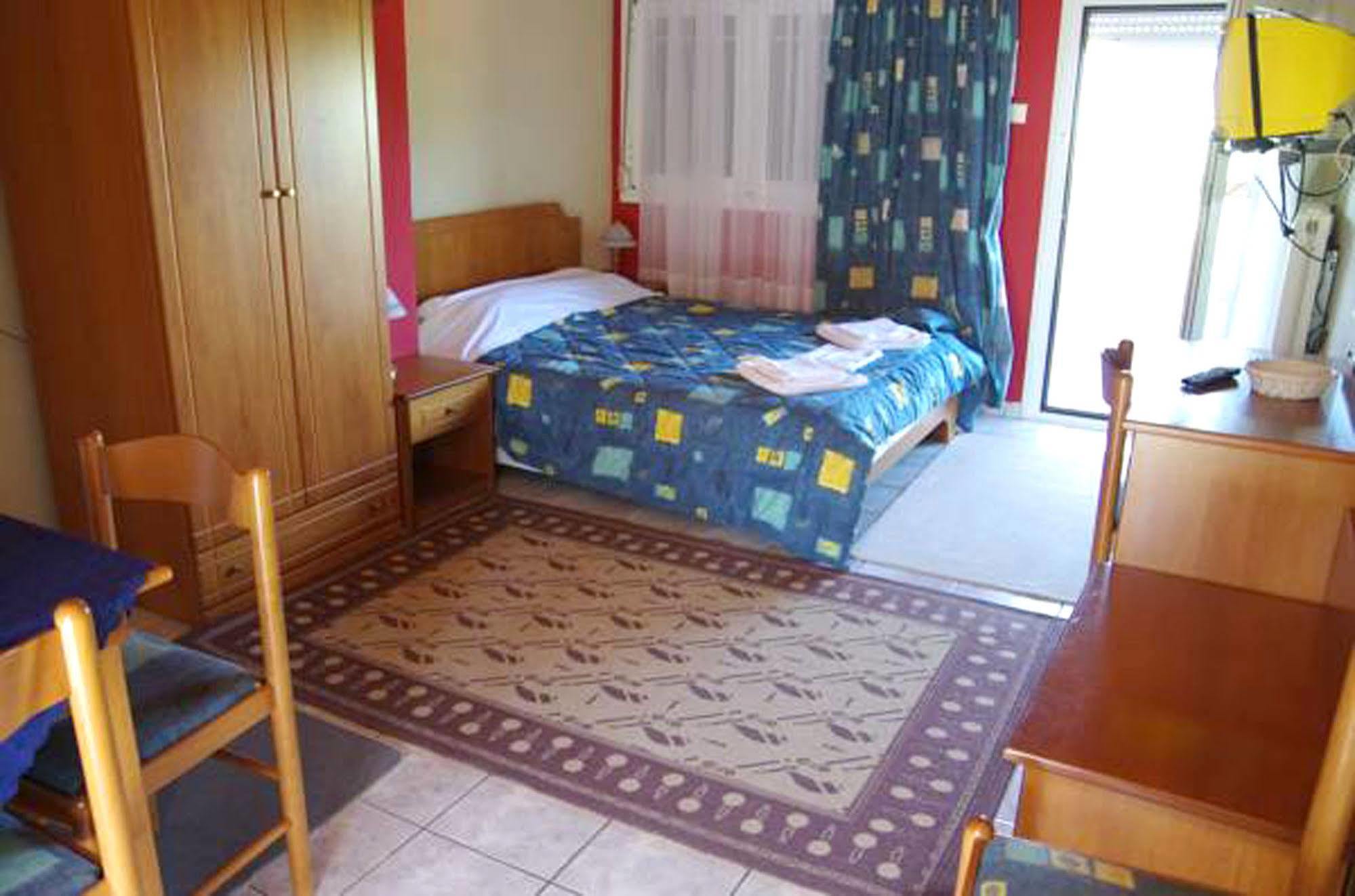 Villa Platythea Exteriör bild