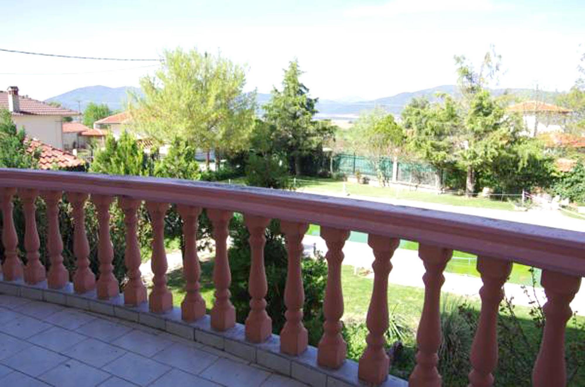 Villa Platythea Exteriör bild