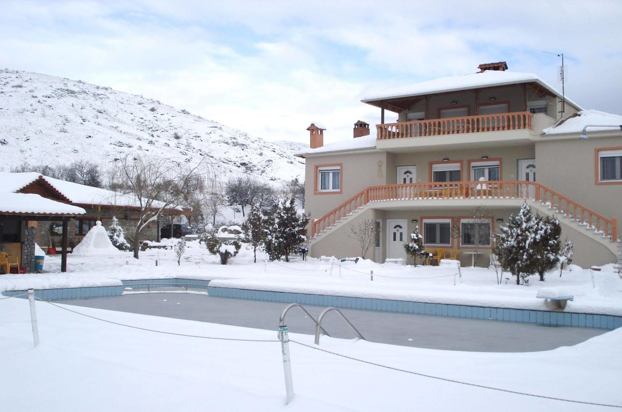 Villa Platythea Exteriör bild